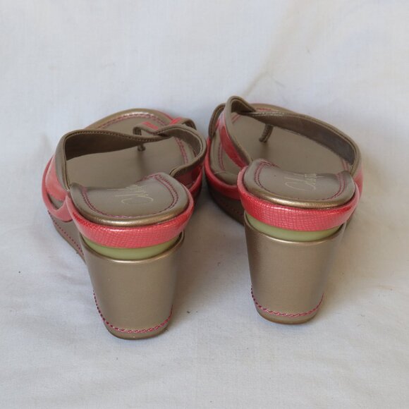 Cole Haan metallic thong Nike Air sports sandal. - Picture 6 of 6